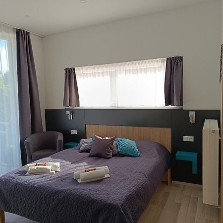 Ujhely Apartmanhaz 希欧福克 外观 照片