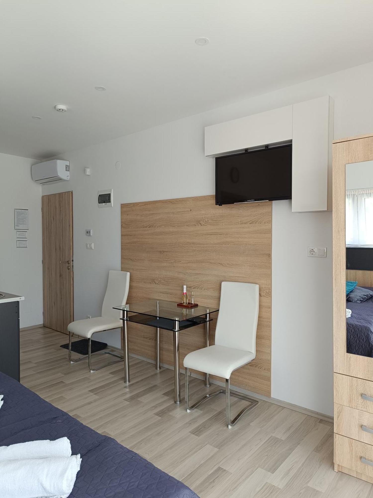 Ujhely Apartmanhaz 希欧福克 外观 照片
