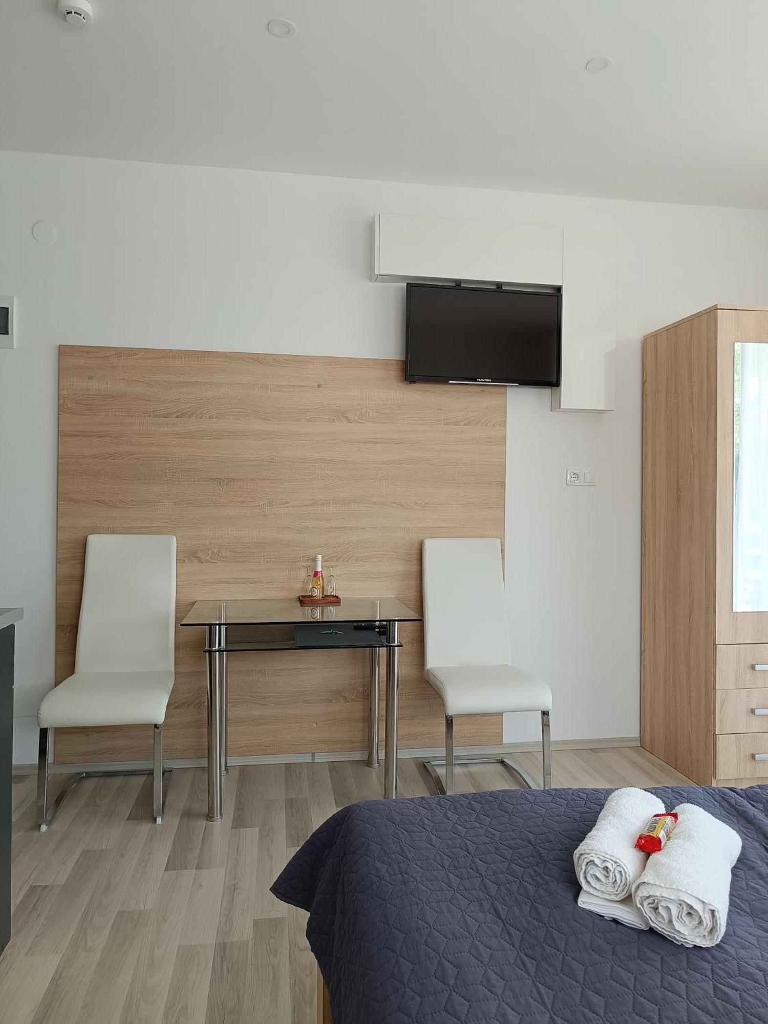Ujhely Apartmanhaz 希欧福克 外观 照片