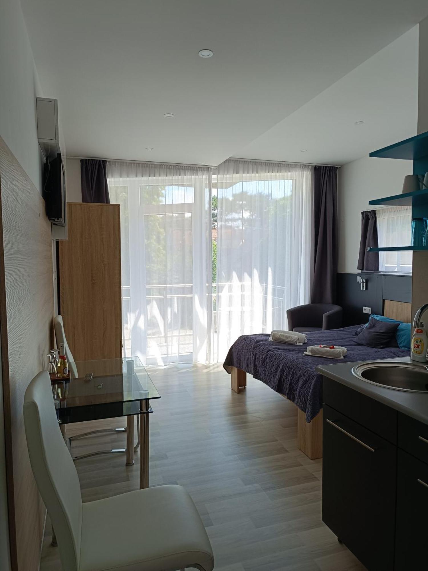 Ujhely Apartmanhaz 希欧福克 外观 照片