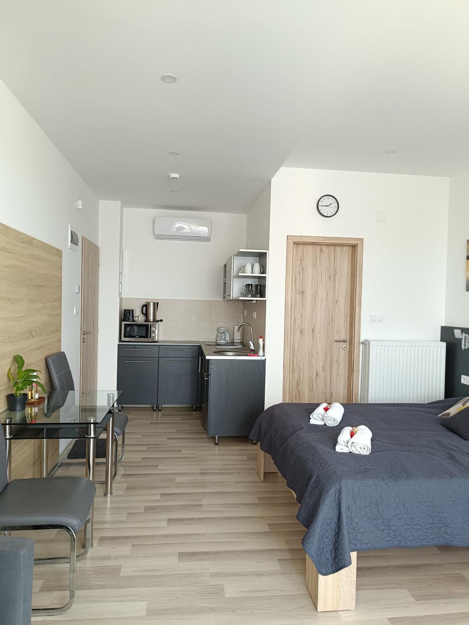 Ujhely Apartmanhaz 希欧福克 外观 照片