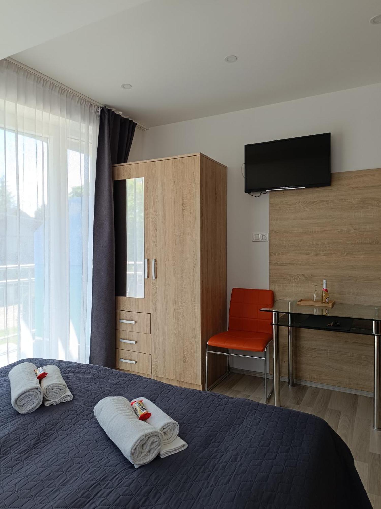 Ujhely Apartmanhaz 希欧福克 外观 照片
