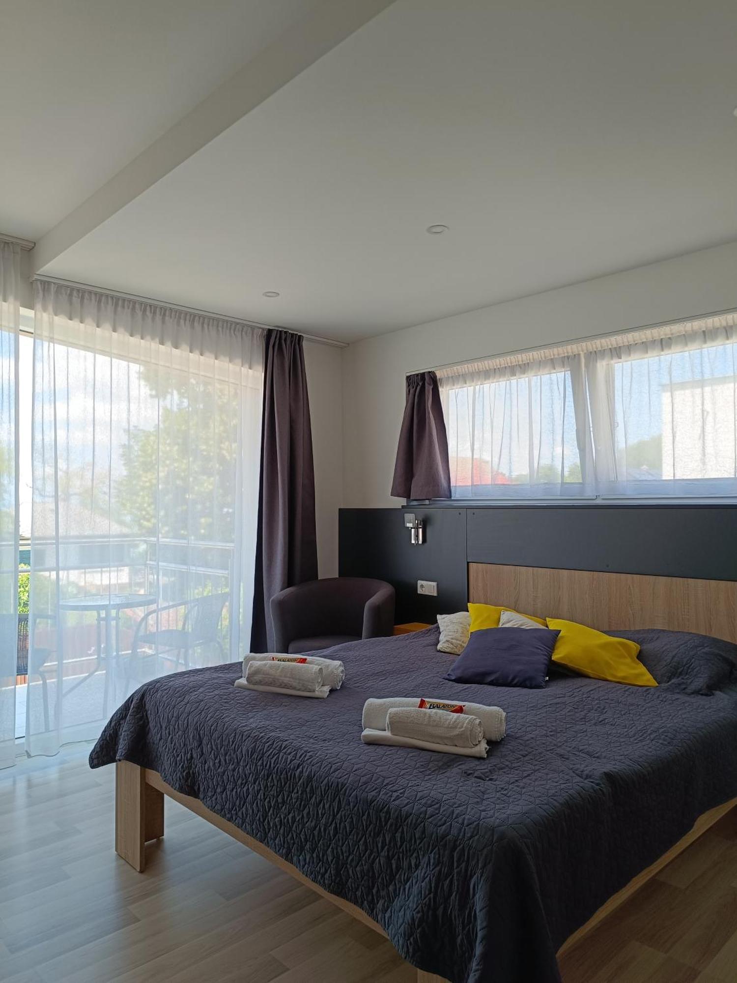 Ujhely Apartmanhaz 希欧福克 外观 照片