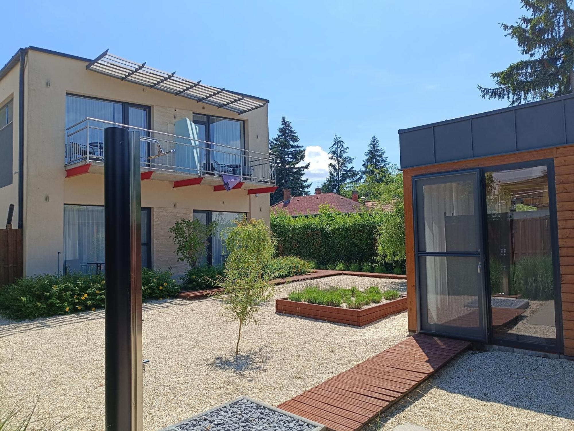Ujhely Apartmanhaz 希欧福克 外观 照片